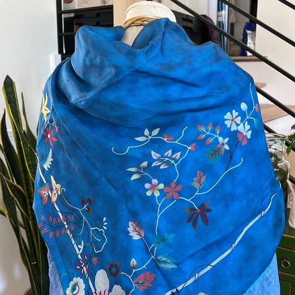 Rubicon silk & cotton oversized shawl. - Picture 6 of 16